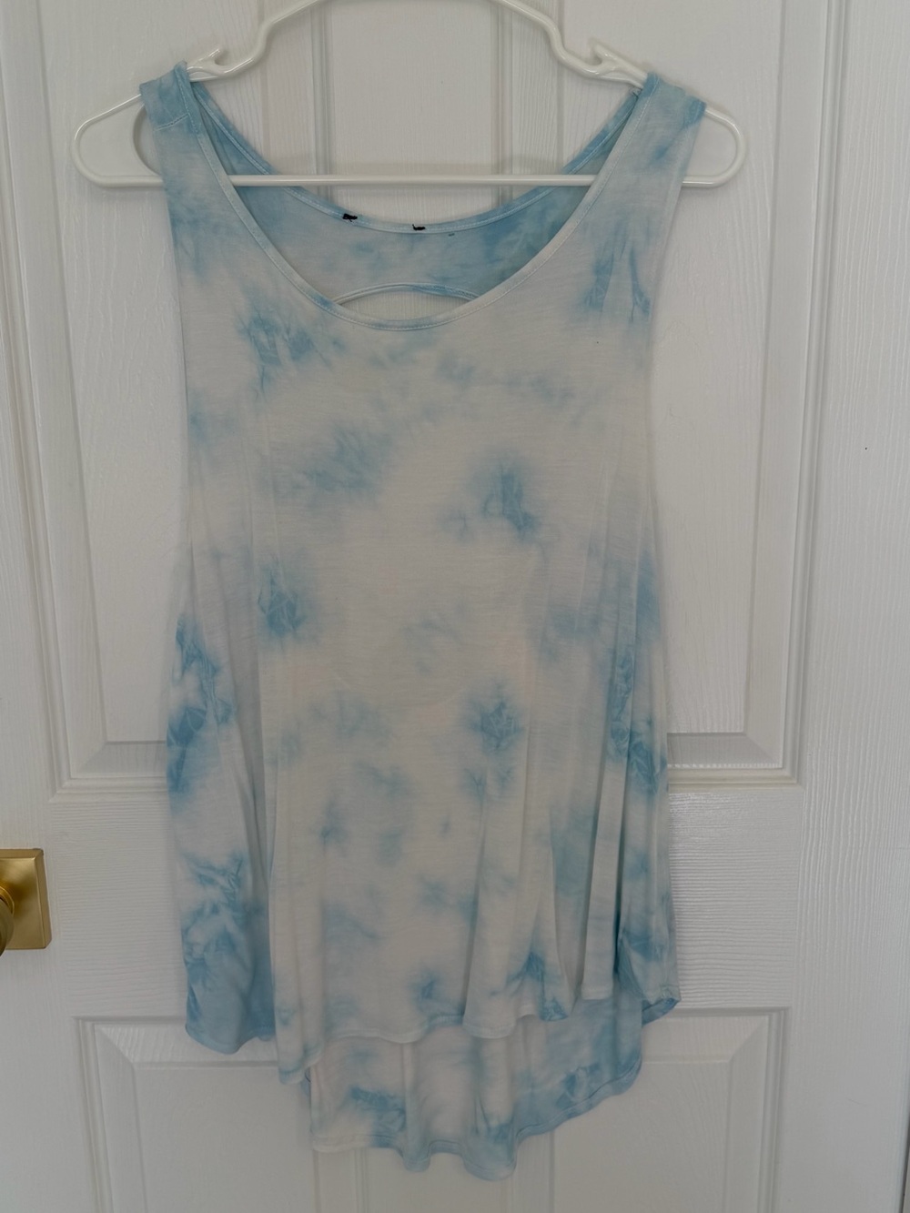 Women's Light Blue Tie-Dye Scoop Neck Tank Top